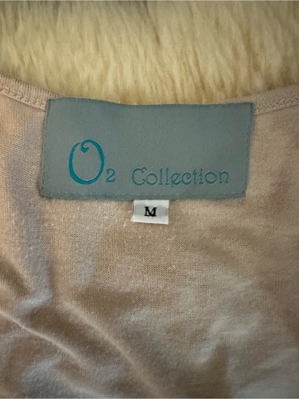 O2 Collection Beige Tank Top with Brand Label - Picture 5 of 7